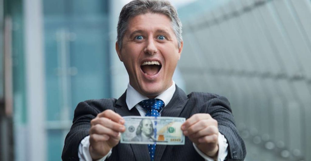 Atteindre 100 millions de dollars de revenus annuels récurrents I start-up.ma