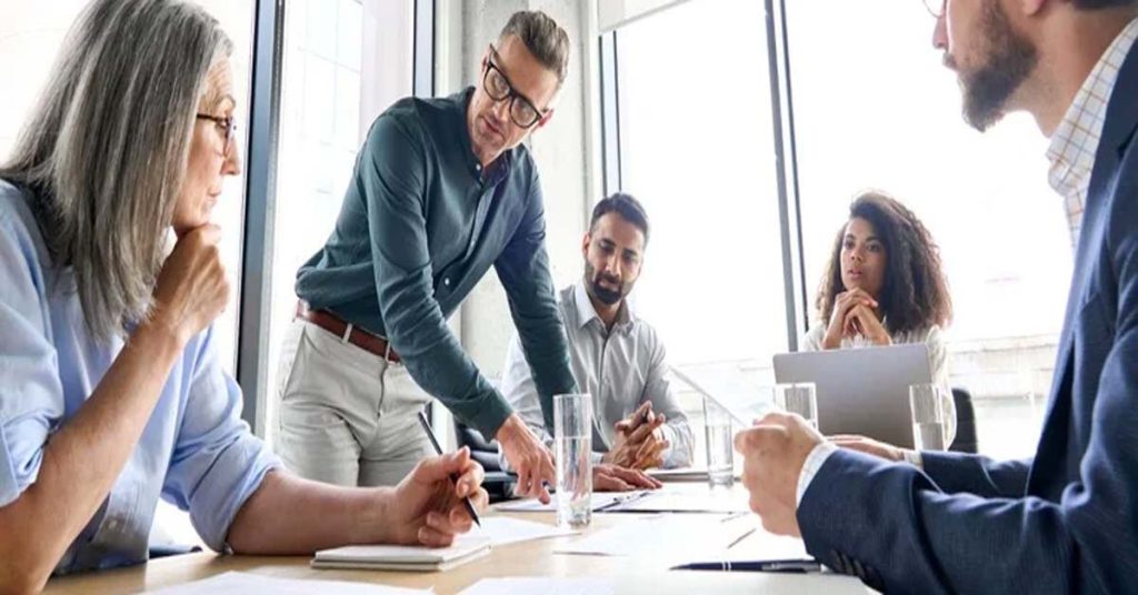 Benchmarking sectoriel : comment l’ESG vous situe par rapport à la concurrence l Start-up.ma